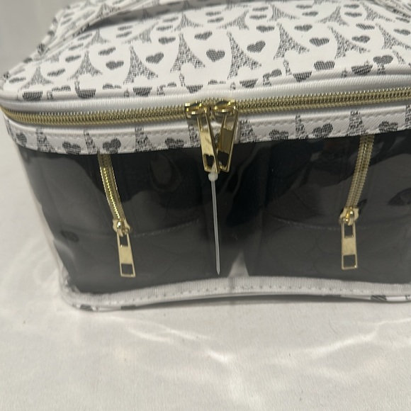 Cosmetic travel bag brand new without the tags clear three piece set - Picture 4 of 4